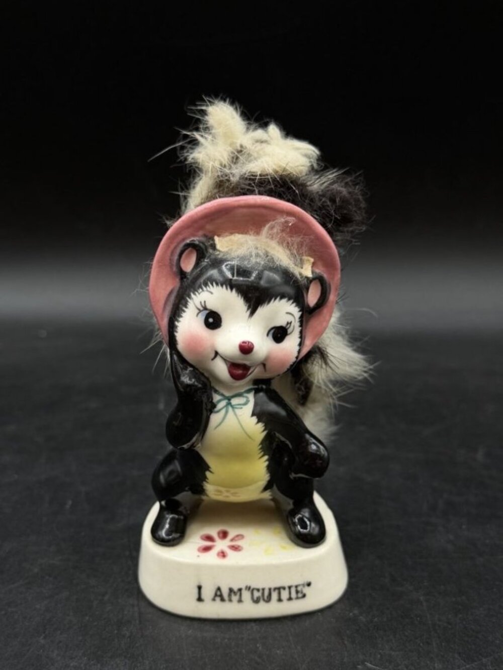 Anthropomorphic Skunk Figurine "I Am Cutie" with Furry Tail Japan Ucagco READ
